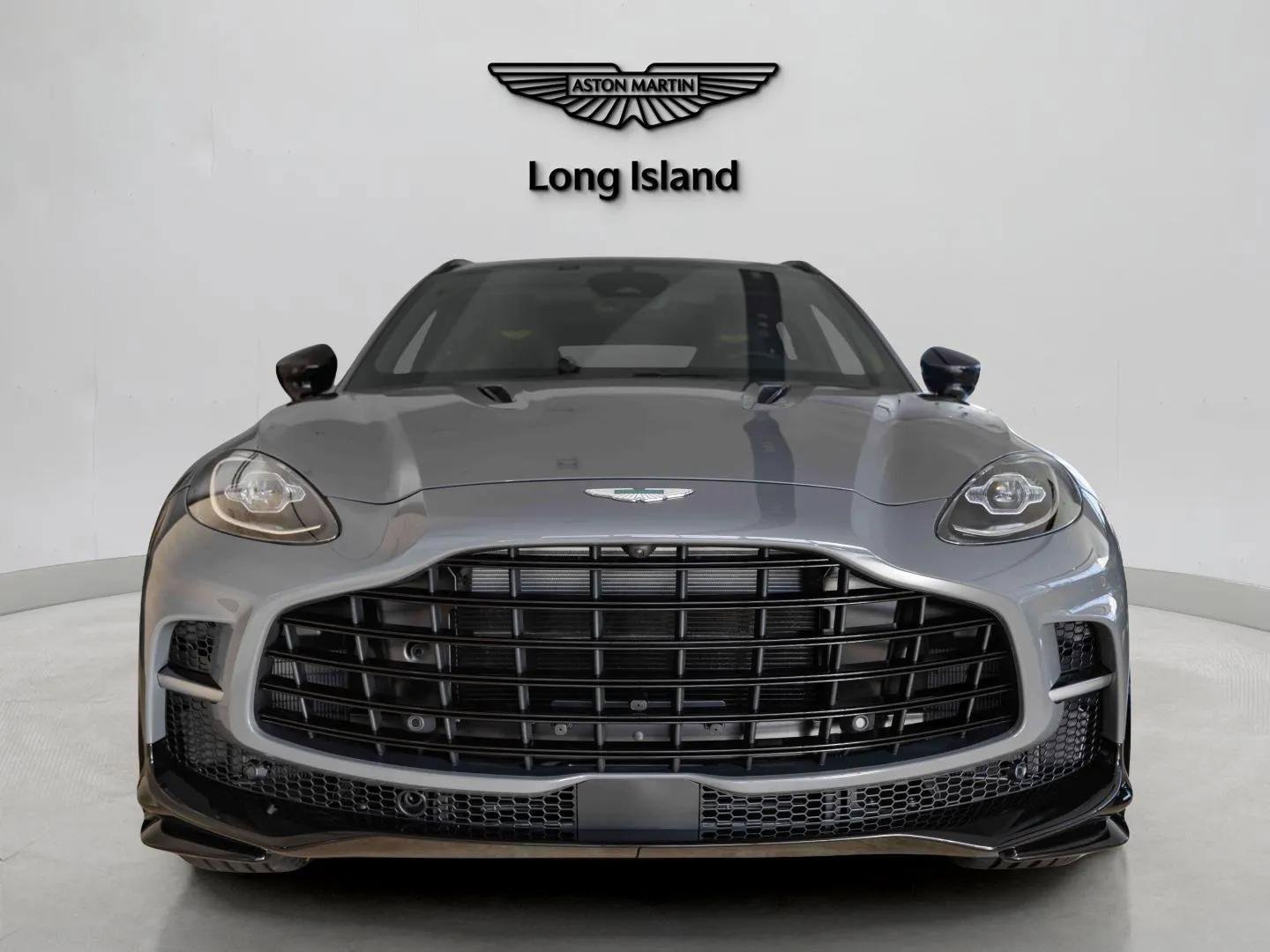 New 2025 Aston Martin DBX 707 image 2