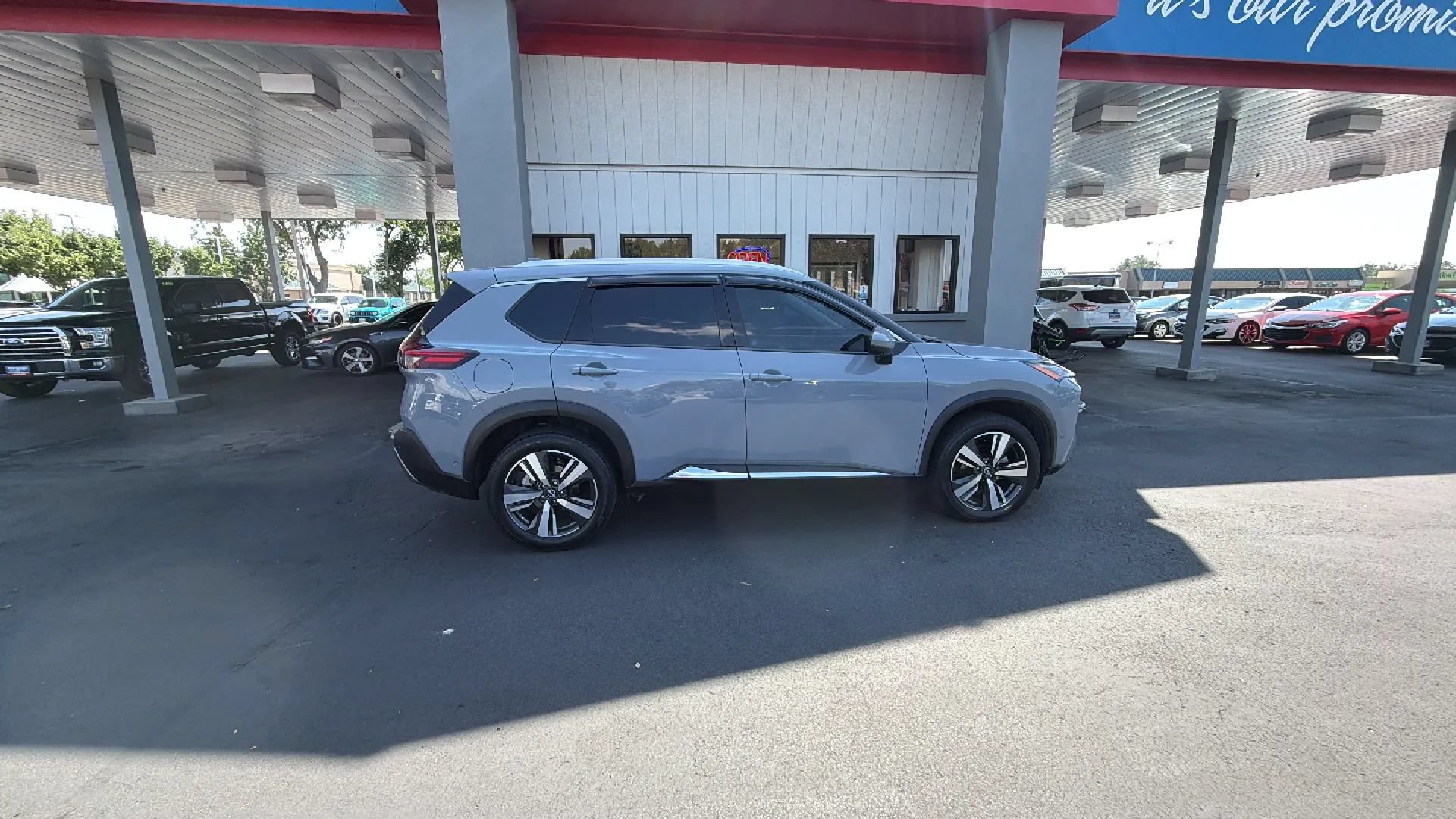 Used 2023 Nissan Rogue SL w/ SL Premium Package AWD/4WD image 7