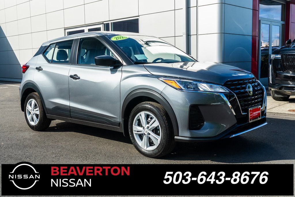 New 2025 Nissan Kicks Play S