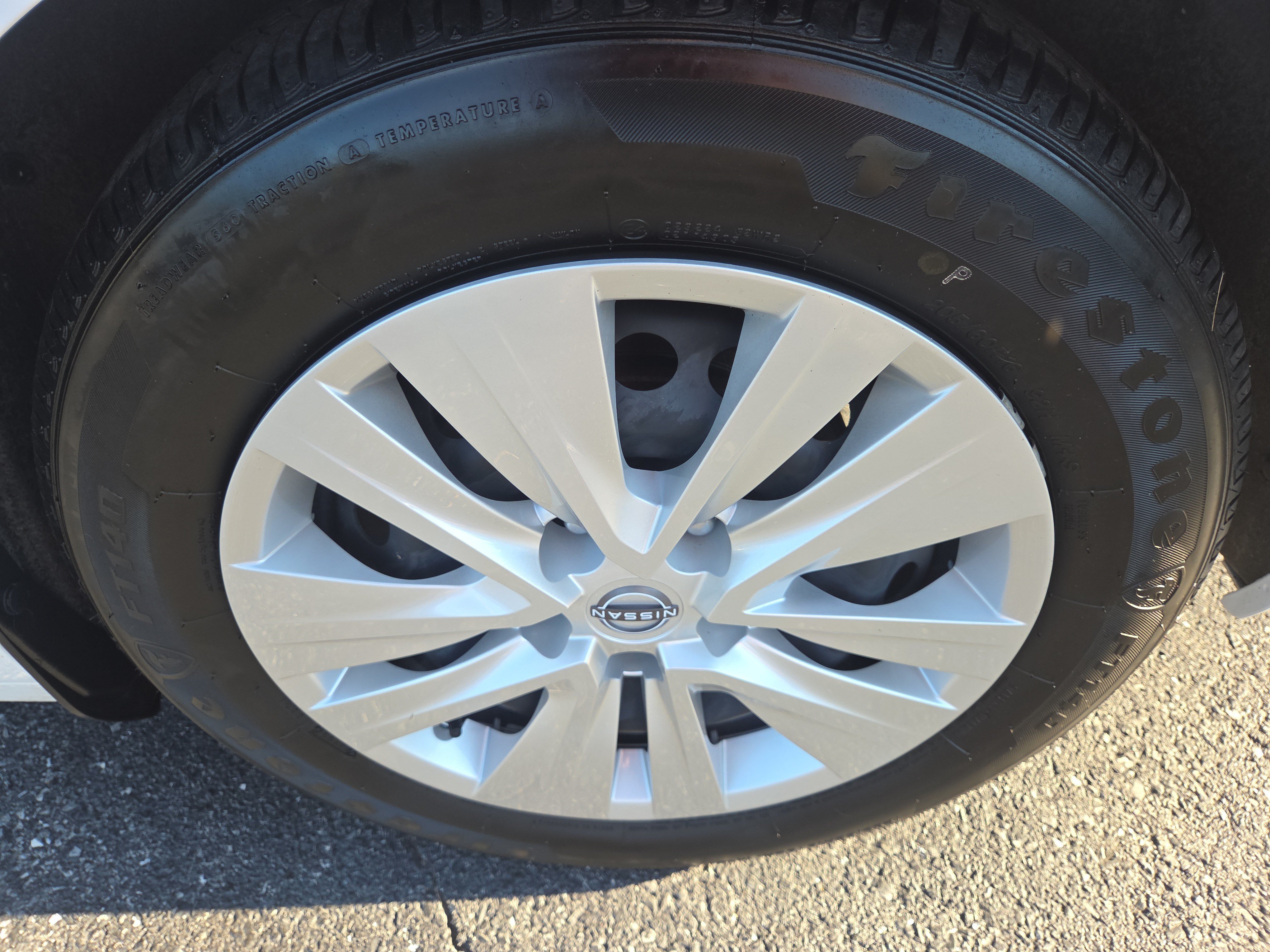 Used 2024 Nissan Sentra S FWD image 11