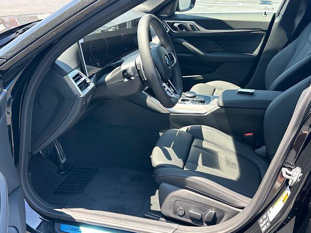 New 2026 BMW 430i xDrive w/ M Sport Package AWD/4WD image 4