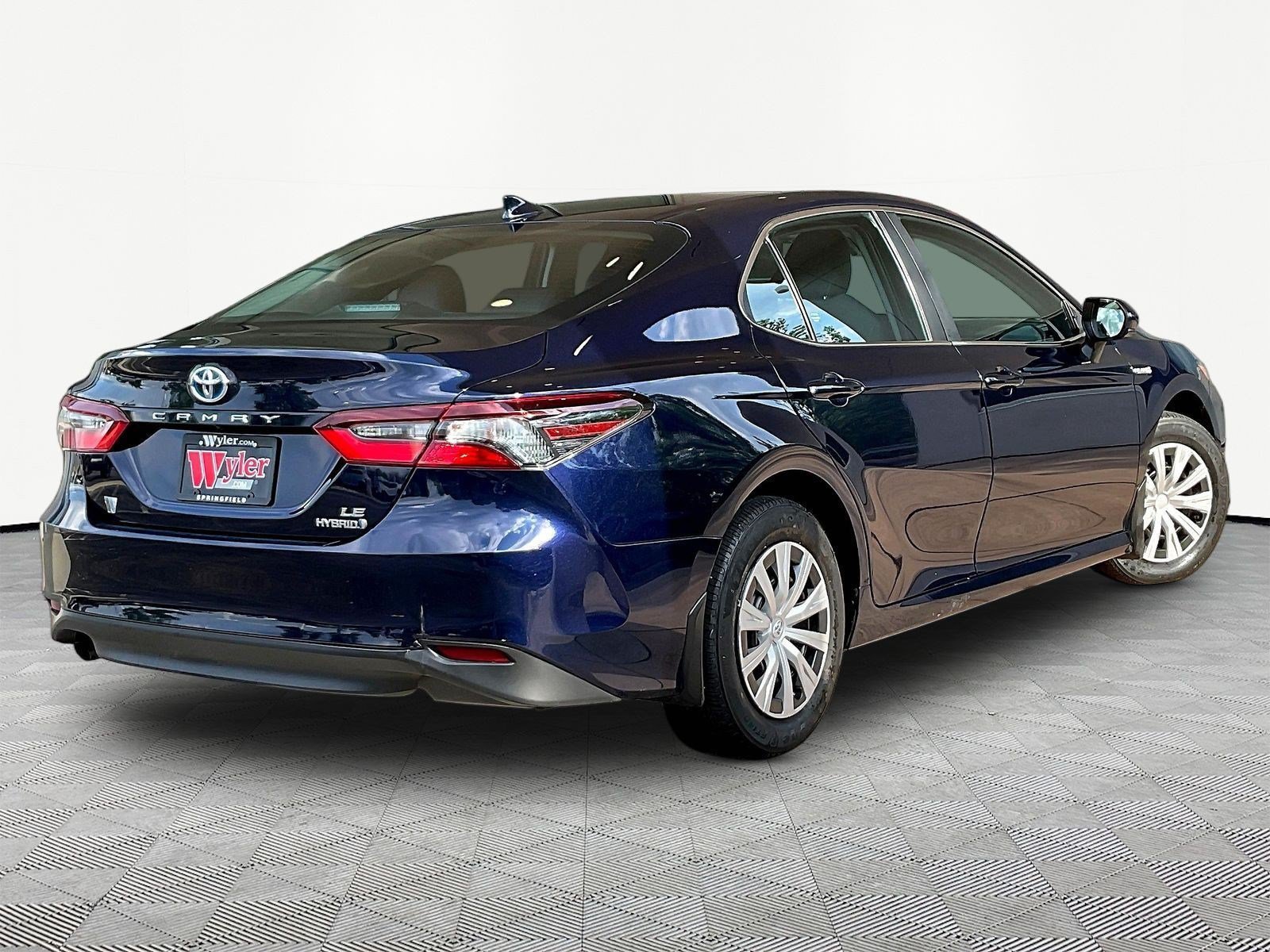 Used 2021 Toyota Camry LE FWD image 6