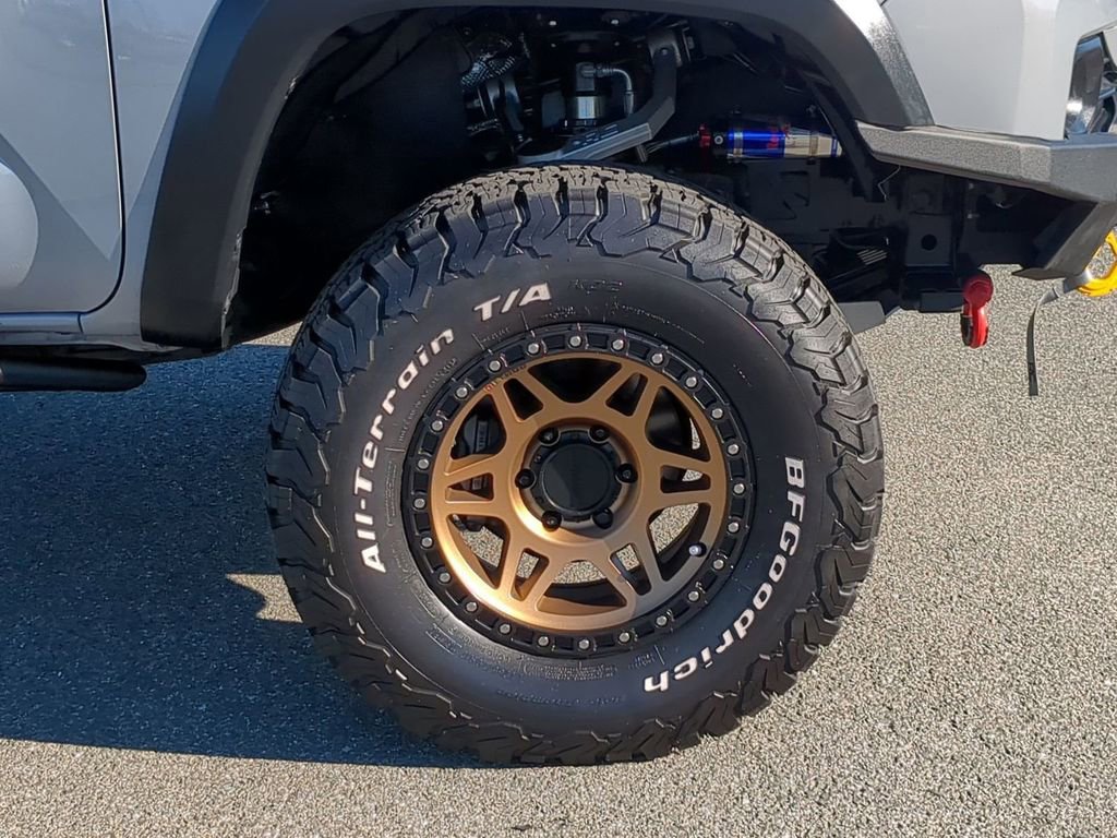 Used 2020 Toyota Tacoma TRD Off-Road w/ TRD Premium Off Road Package image 11