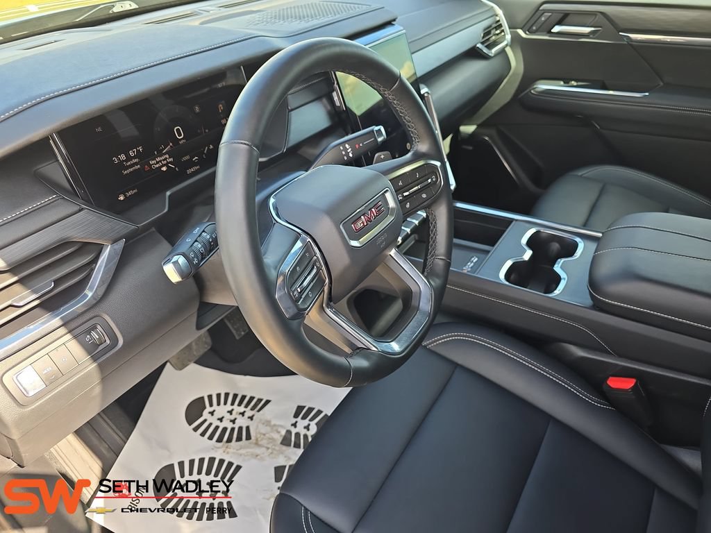 Used 2026 GMC Acadia Elevation w/ Elevation Premium Package FWD image 17