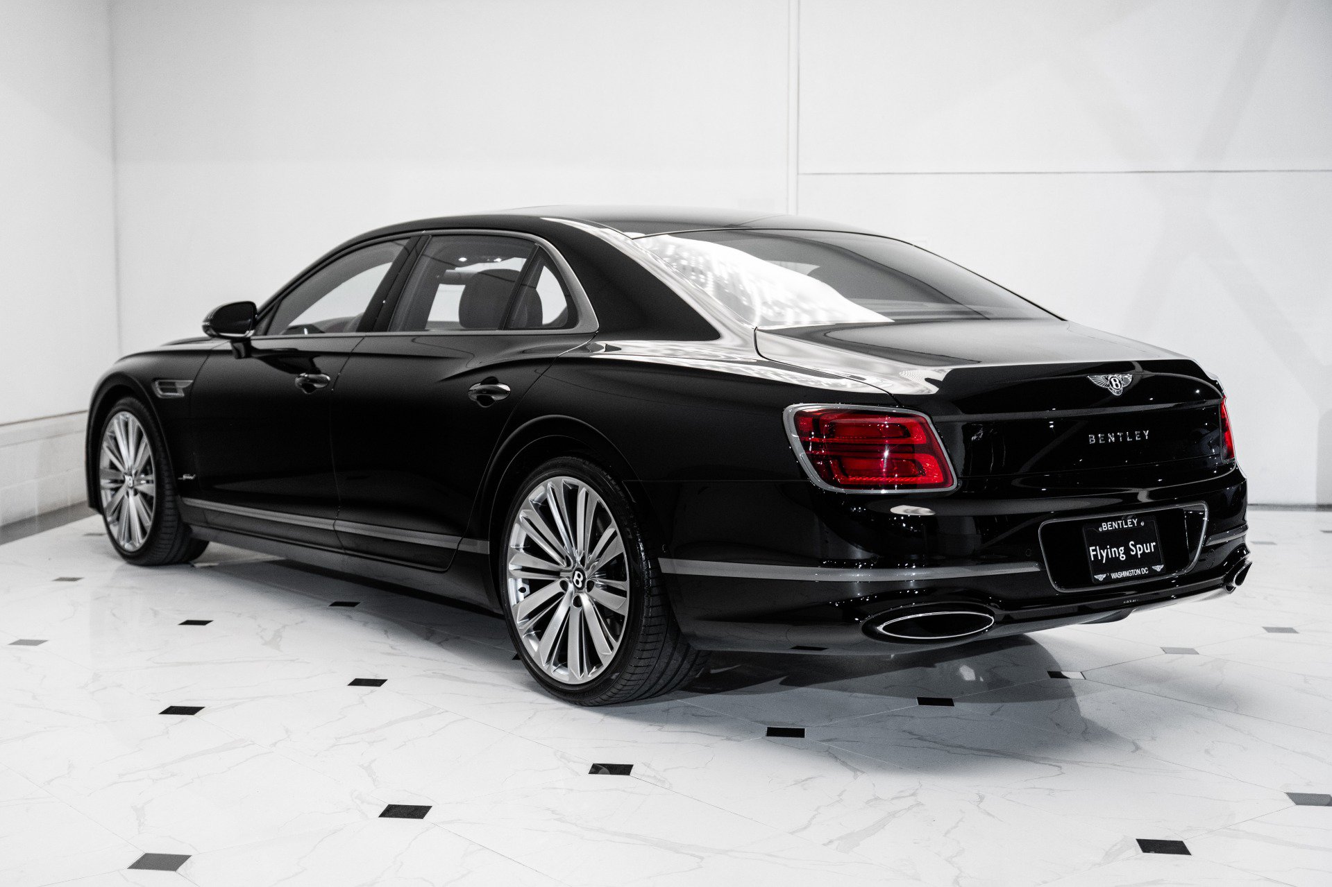 Used 2024 Bentley Flying Spur W12 image 3