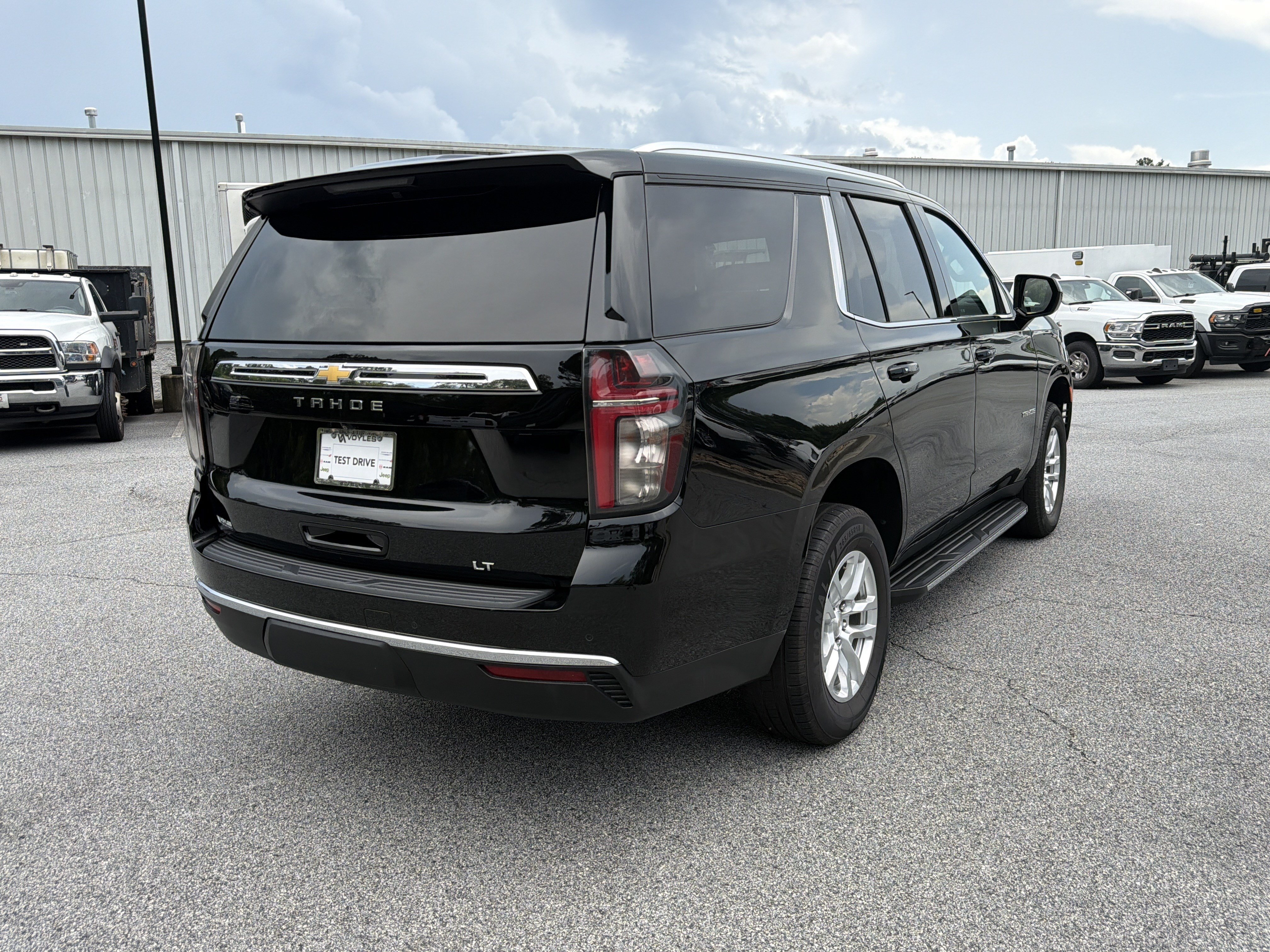 Used 2024 Chevrolet Tahoe LT RWD image 8