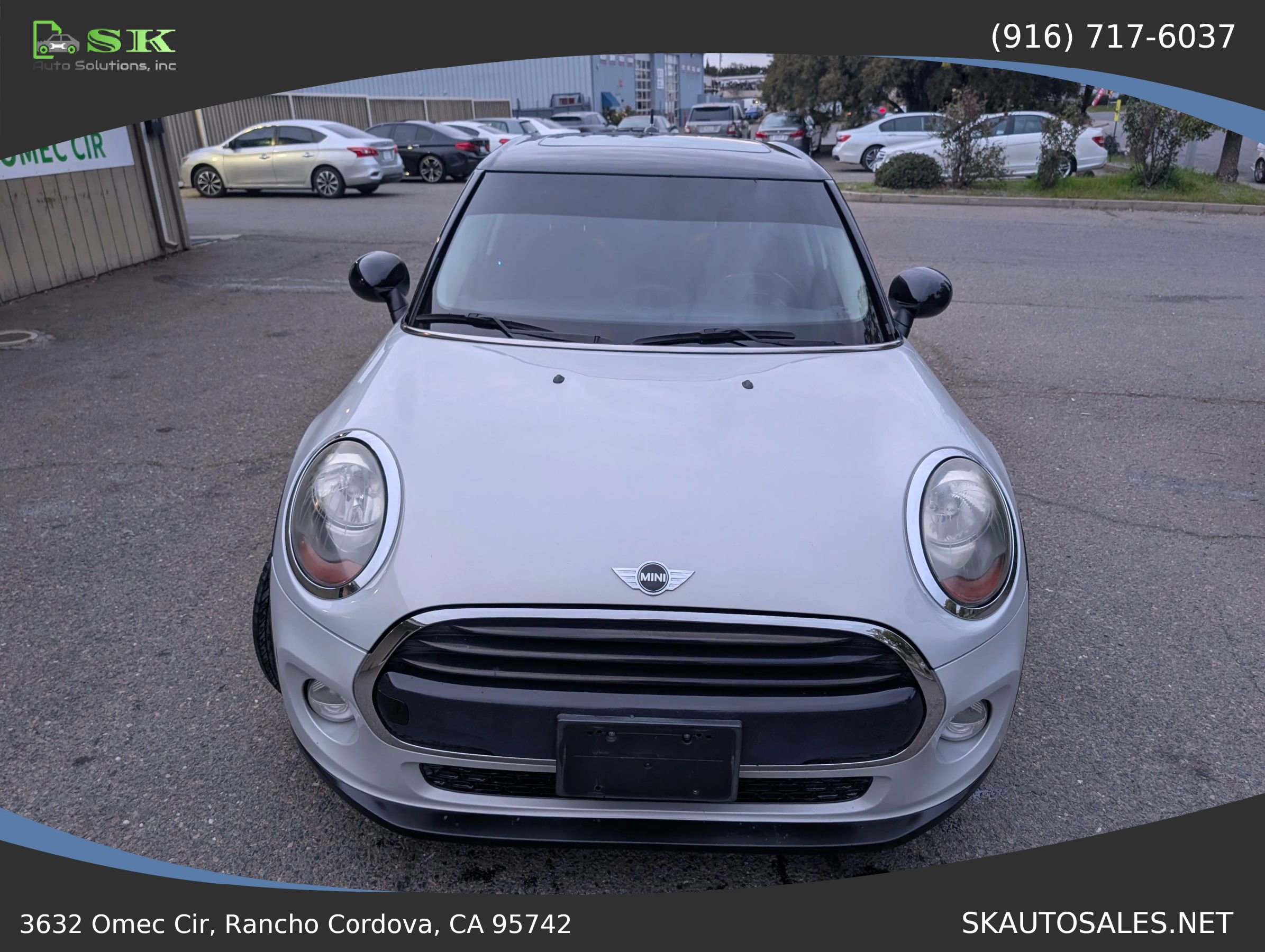 Used 2016 MINI Cooper 4-Door Hardtop image 2