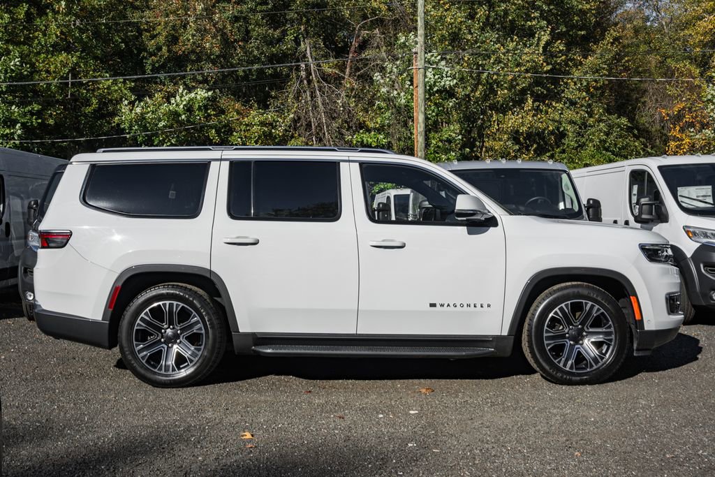 Used 2022 Jeep Wagoneer Series III image 2