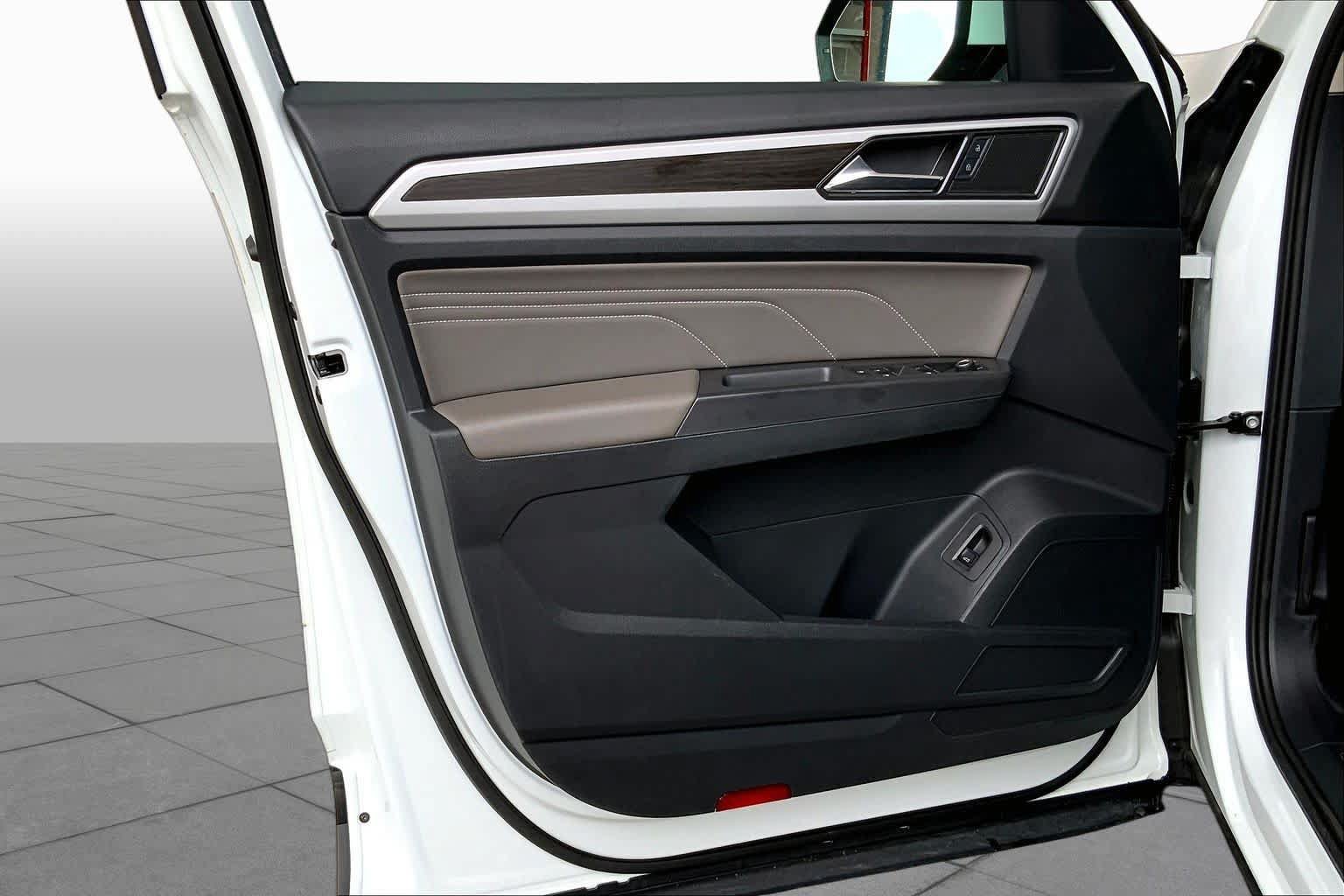 Used 2023 Volkswagen Atlas SE w/ Panoramic Sunroof Package FWD image 22
