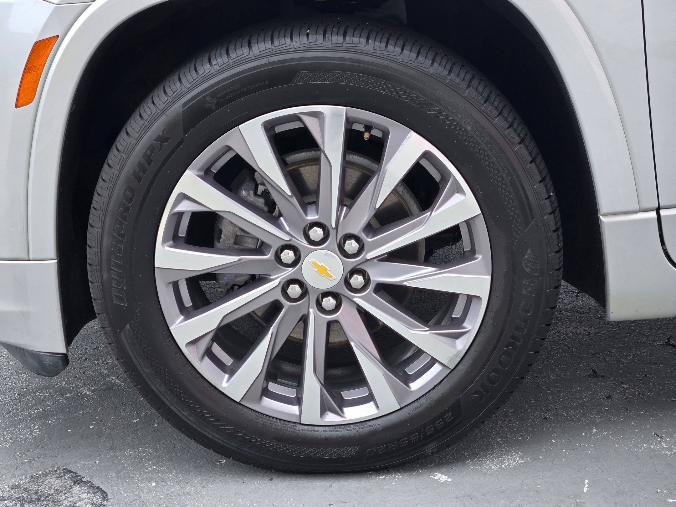 Used 2022 Chevrolet Traverse Premier AWD/4WD image 17