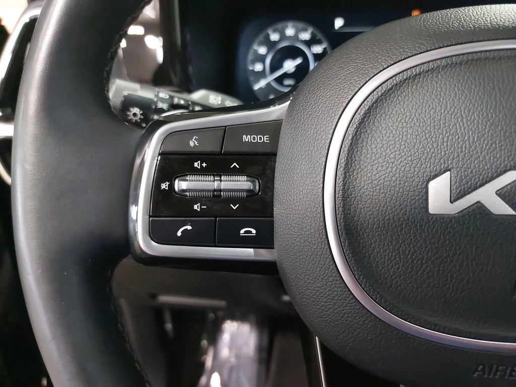 Used 2023 Kia Sorento SX image 18