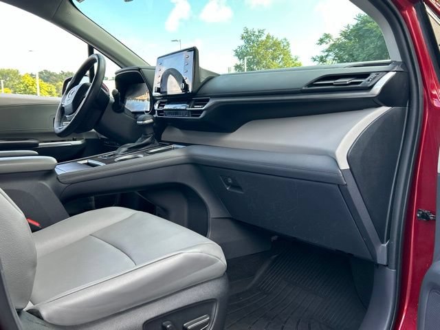 Used 2022 Toyota Sienna XLE w/ XLE Plus Package AWD/4WD image 29