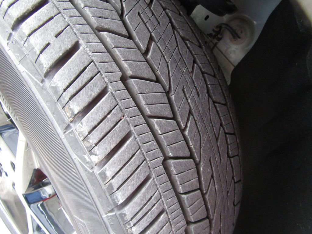 Used 2024 Chevrolet Traverse RS image 37