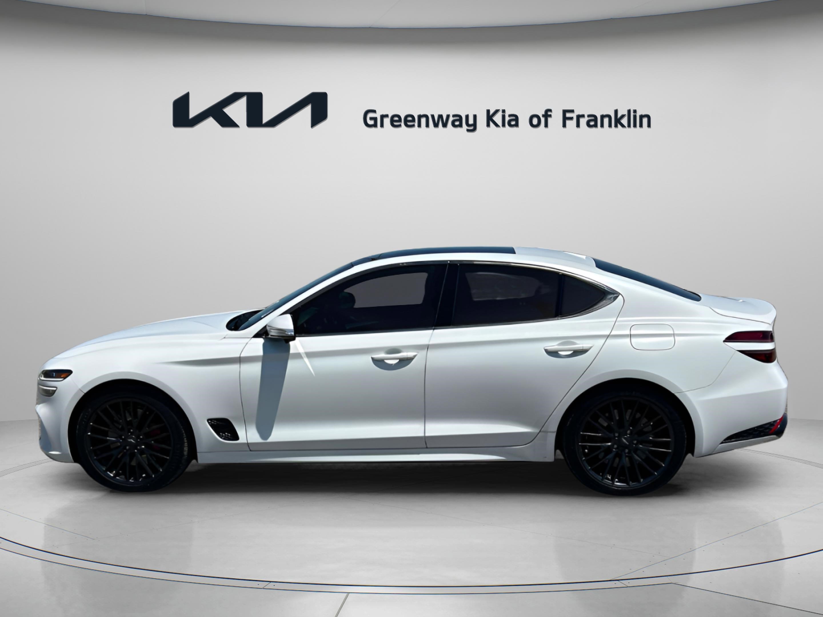 Used 2022 Genesis G70 3.3T Launch Edition RWD image 4