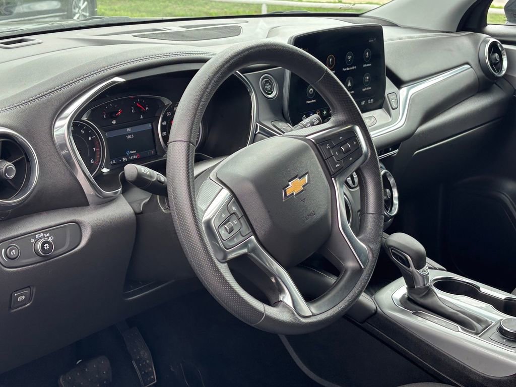 Used 2025 Chevrolet Blazer LT AWD/4WD image 8