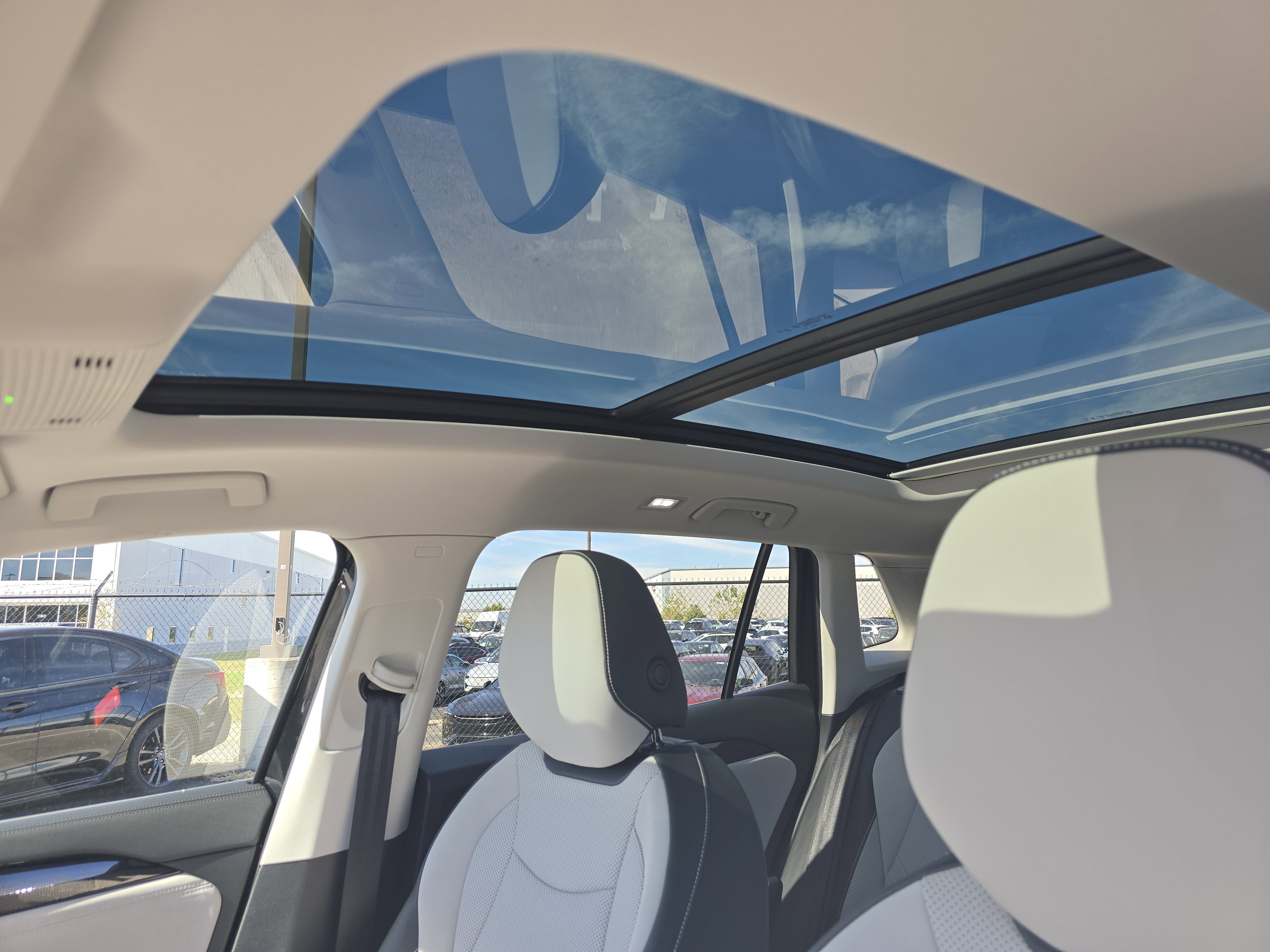 New 2025 Volkswagen Tiguan SE image 19