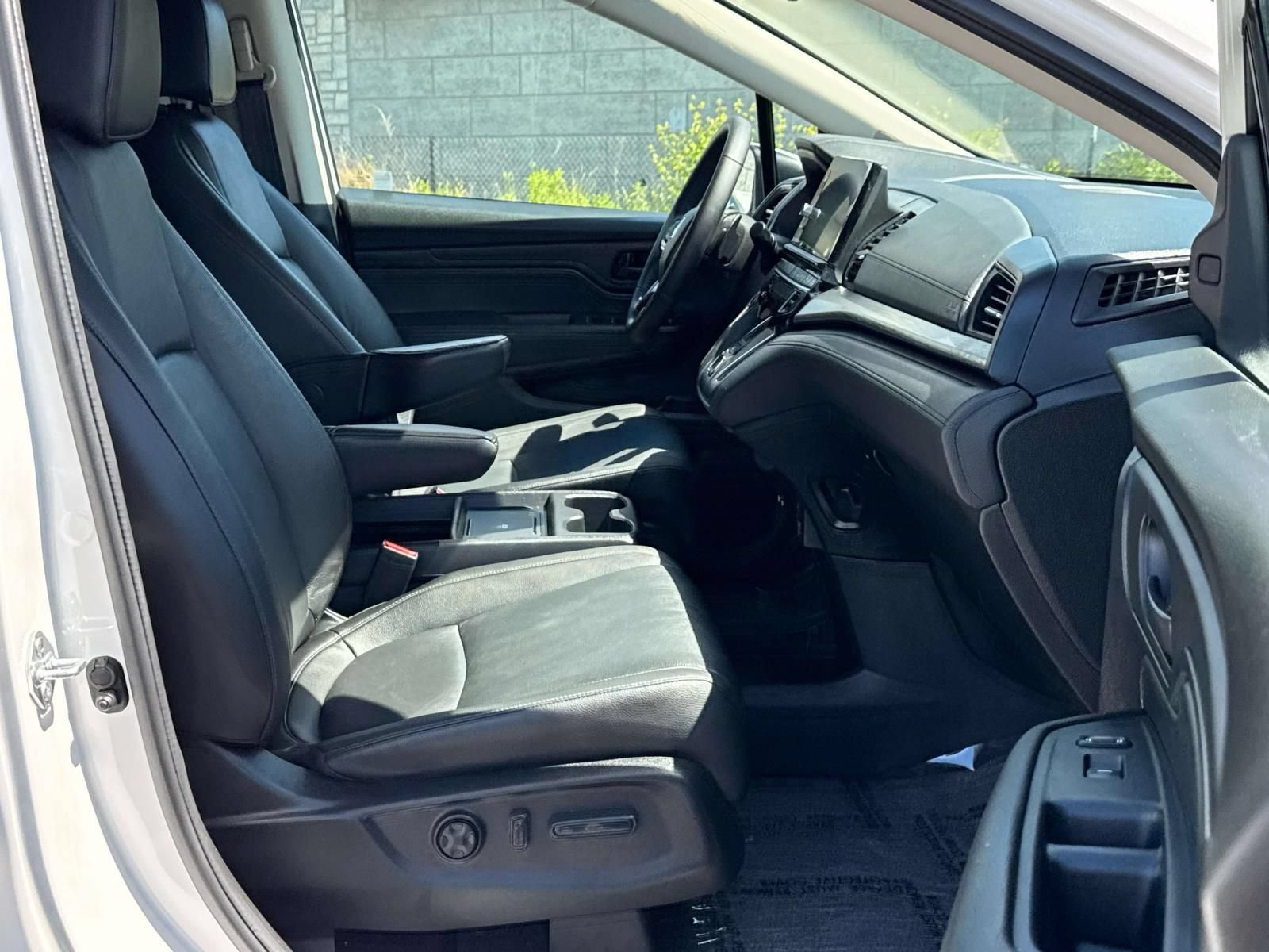 Used 2025 Honda Odyssey EX-L image 11