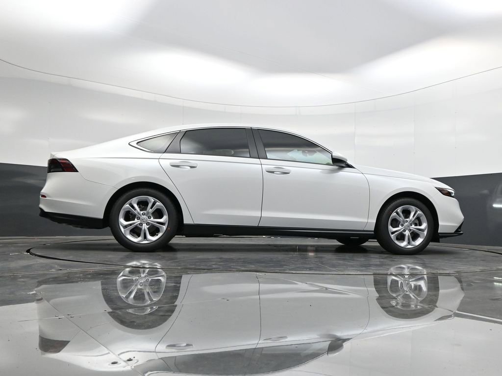Used 2025 Honda Accord LX image 30