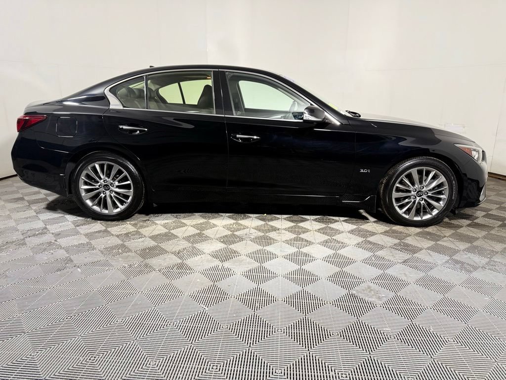 Used 2019 INFINITI Q50 Luxe w/ Essential Package (3.0T Luxe) AWD/4WD image 8