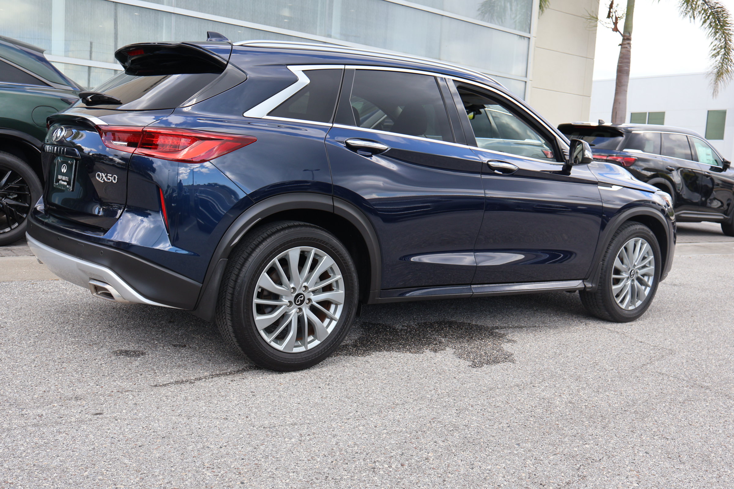 Certified 2024 INFINITI QX50 Luxe FWD image 10