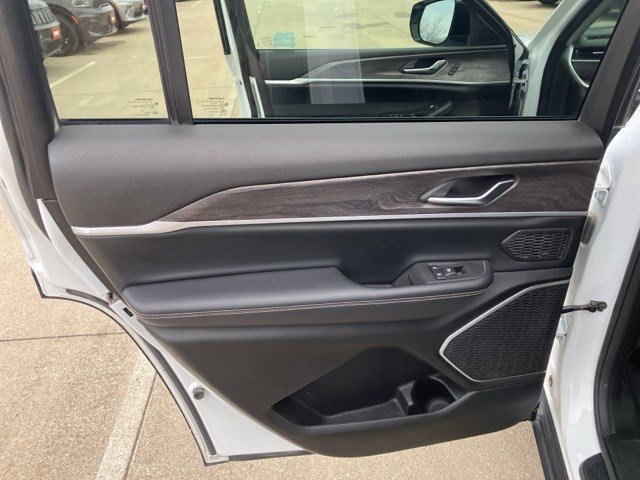 Certified 2021 Jeep Grand Cherokee L Limited image 23