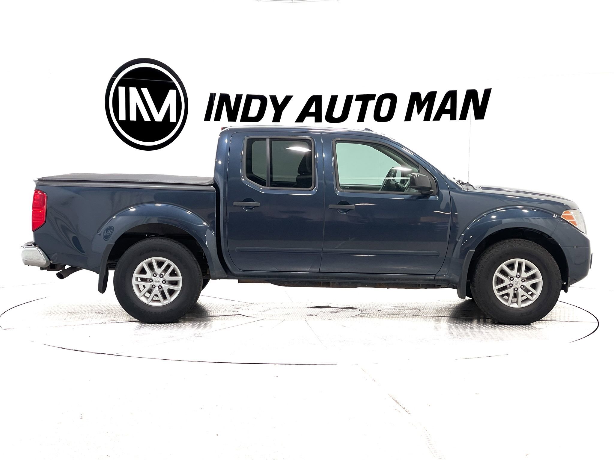 Used 2017 Nissan Frontier SV image 3