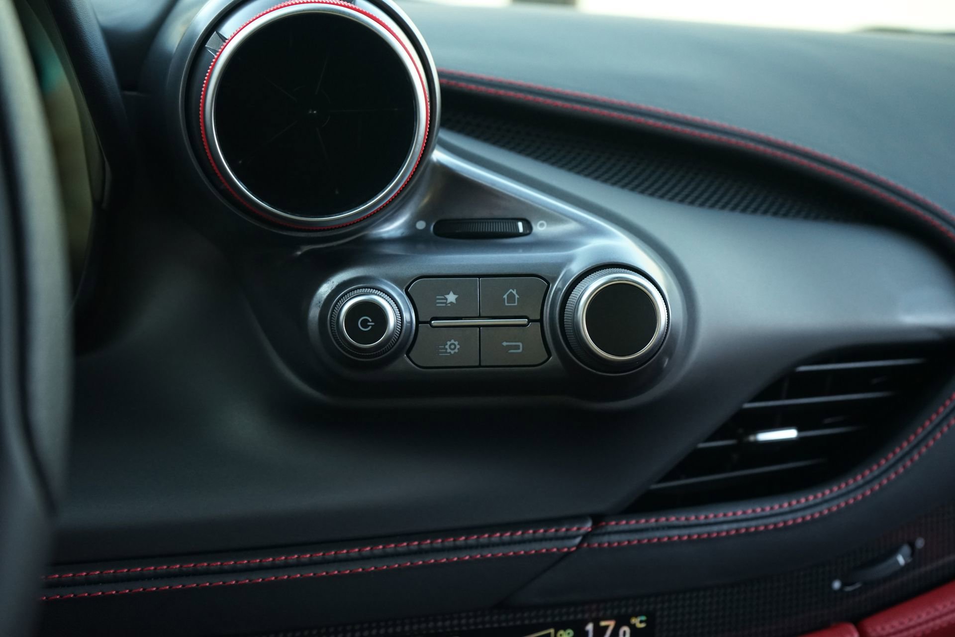 Used 2022 Ferrari F8 Tributo image 26