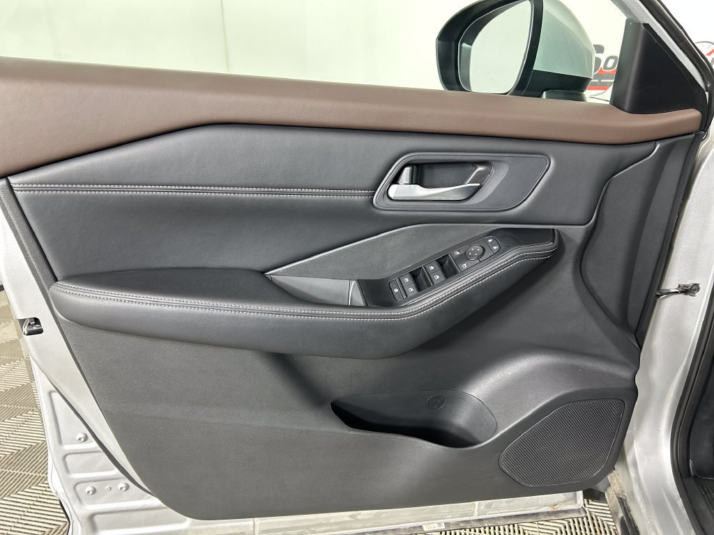Used 2023 Nissan Rogue SV w/ SV Premium B Package AWD/4WD image 11