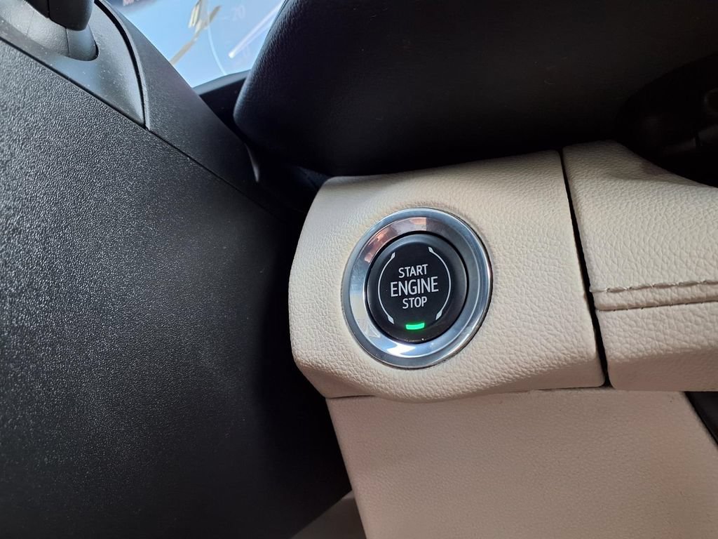 Used 2022 Buick Envision Avenir w/ Safety Package AWD/4WD image 19