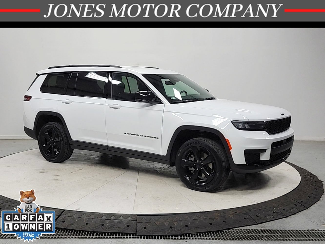 Used 2024 Jeep Grand Cherokee L Laredo AWD/4WD image 1