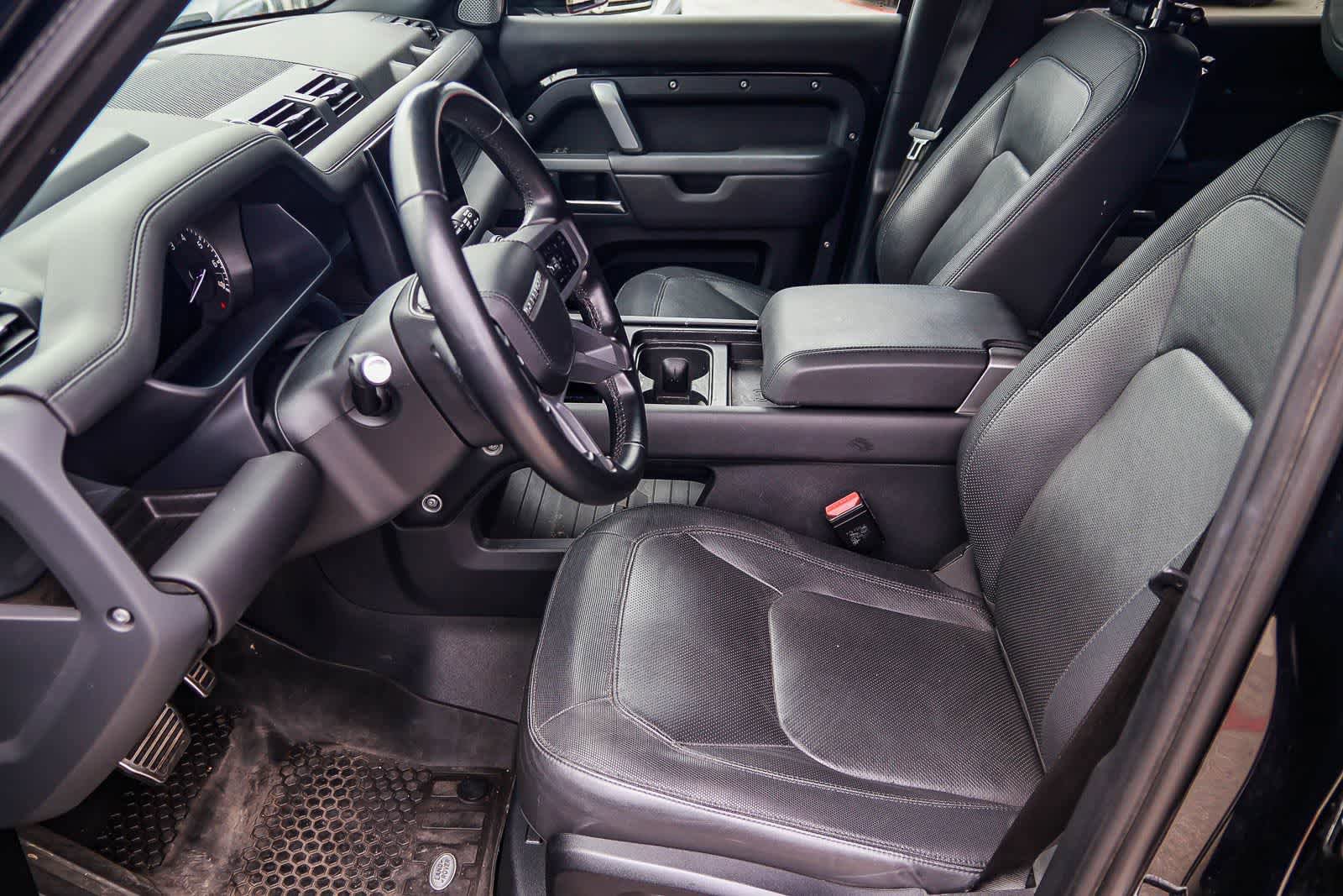 Used 2023 Land Rover Defender 130 X-Dynamic SE image 19