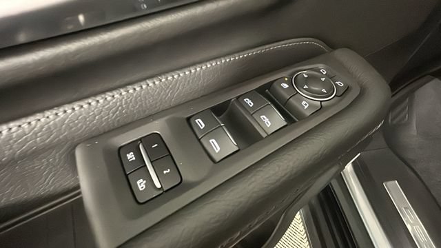 Used 2023 GMC Yukon Denali AWD/4WD image 10