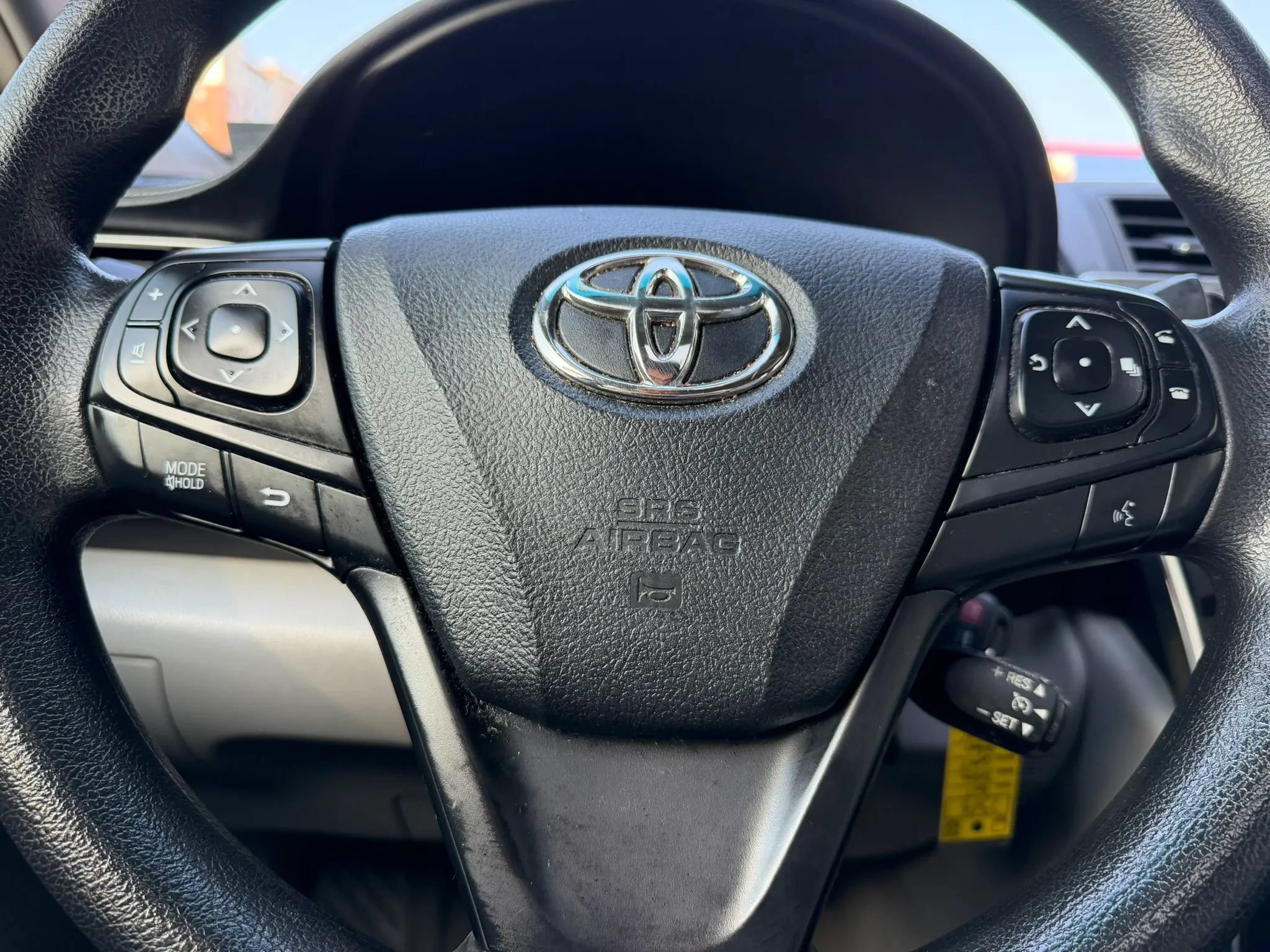 Used 2017 Toyota Camry LE w/ Moonroof Package FWD image 9