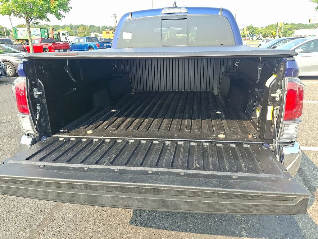 Used 2022 Toyota Tacoma TRD Off-Road AWD/4WD image 29