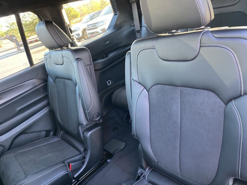 New 2025 Jeep Grand Cherokee L Altitude image 36