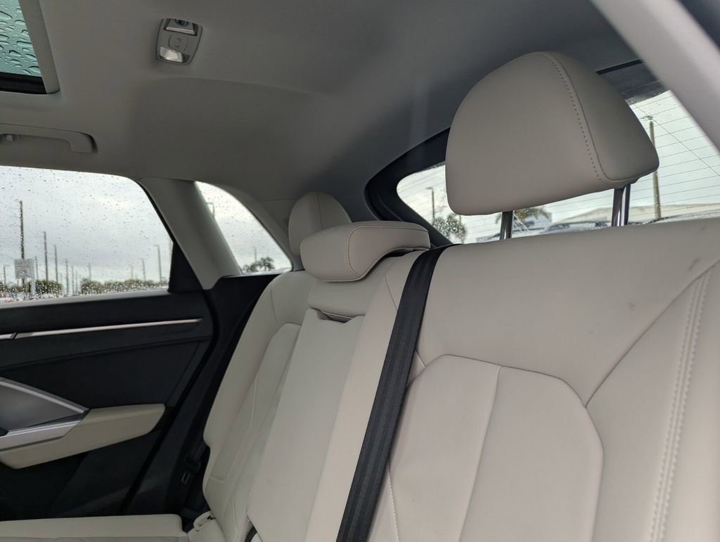 Used 2024 Audi Q3 2.0T Premium image 17