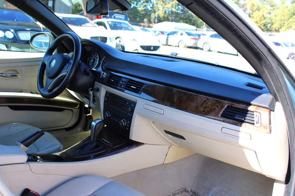 Used 2008 BMW 335i Convertible image 22