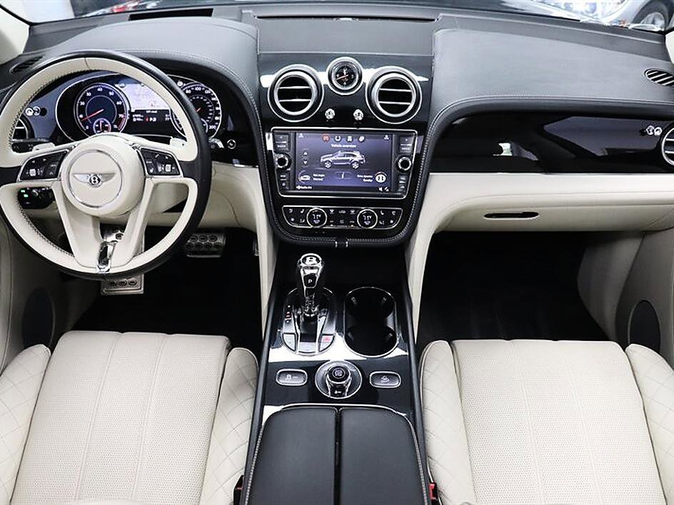 Used 2019 Bentley Bentayga AWD/4WD image 28