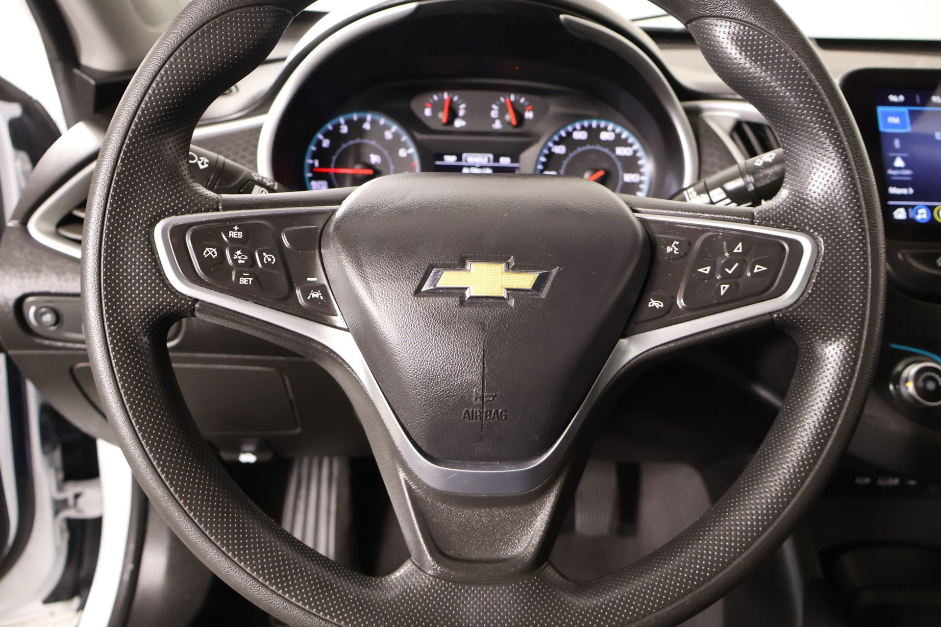 Used 2023 Chevrolet Malibu LS FWD image 3