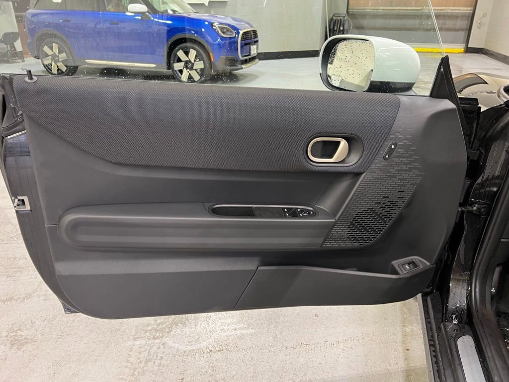 Certified 2025 MINI Cooper 2-Door Hardtop image 10