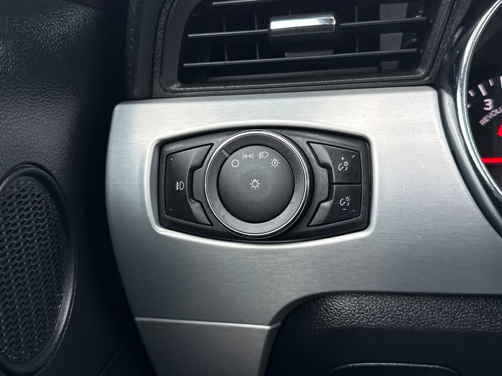 Used 2015 Ford Mustang Premium image 24