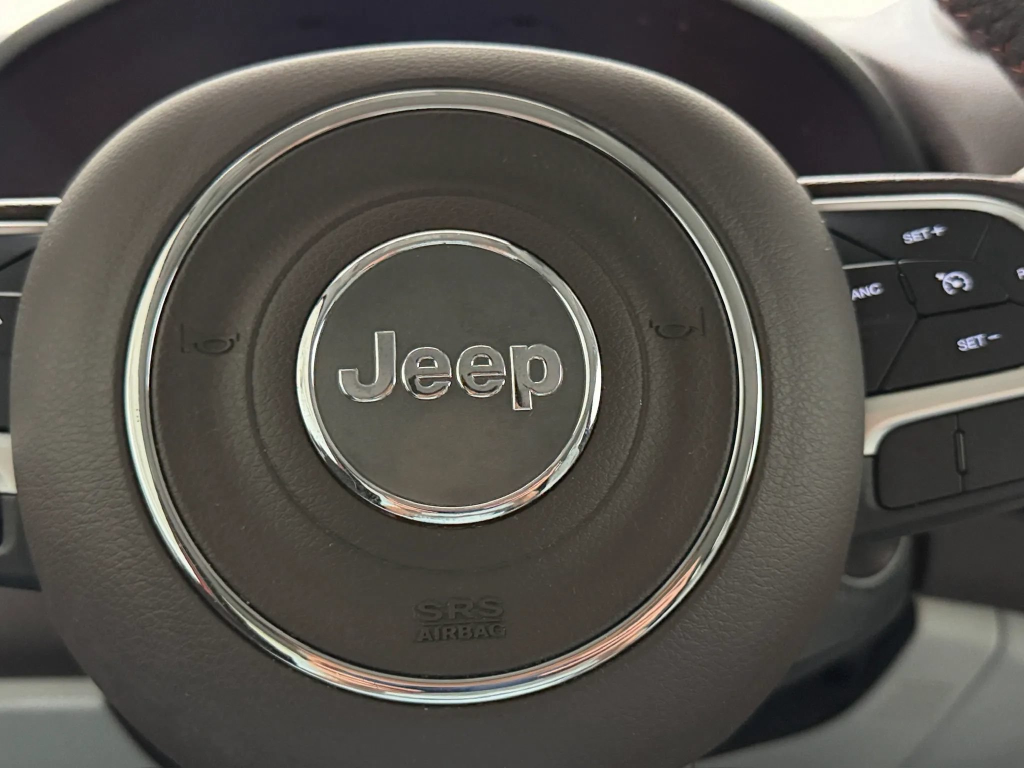 Used 2017 Jeep Renegade Latitude FWD image 70