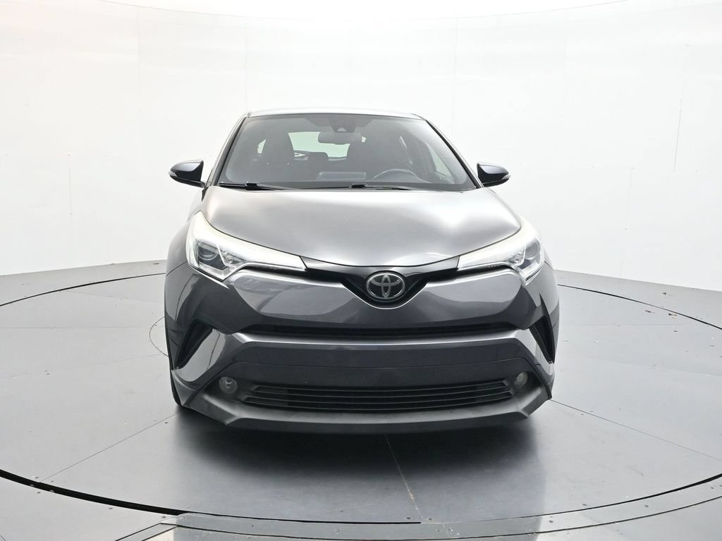 Used 2018 Toyota C-HR XLE FWD image 2