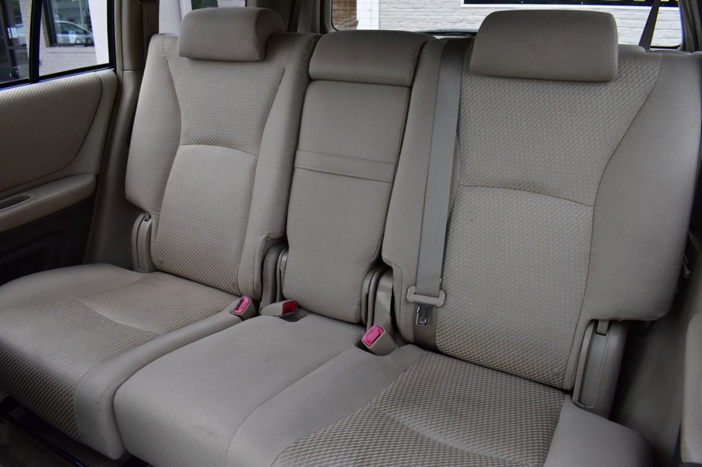Used 2005 Toyota Highlander 4WD V6 w/ 3rd Row image 20