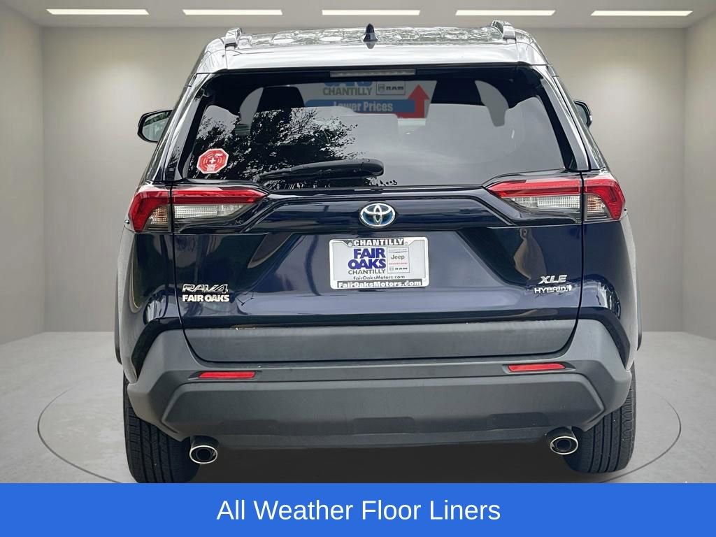 Used 2021 Toyota RAV4 XLE w/ Convenience Package AWD/4WD image 7