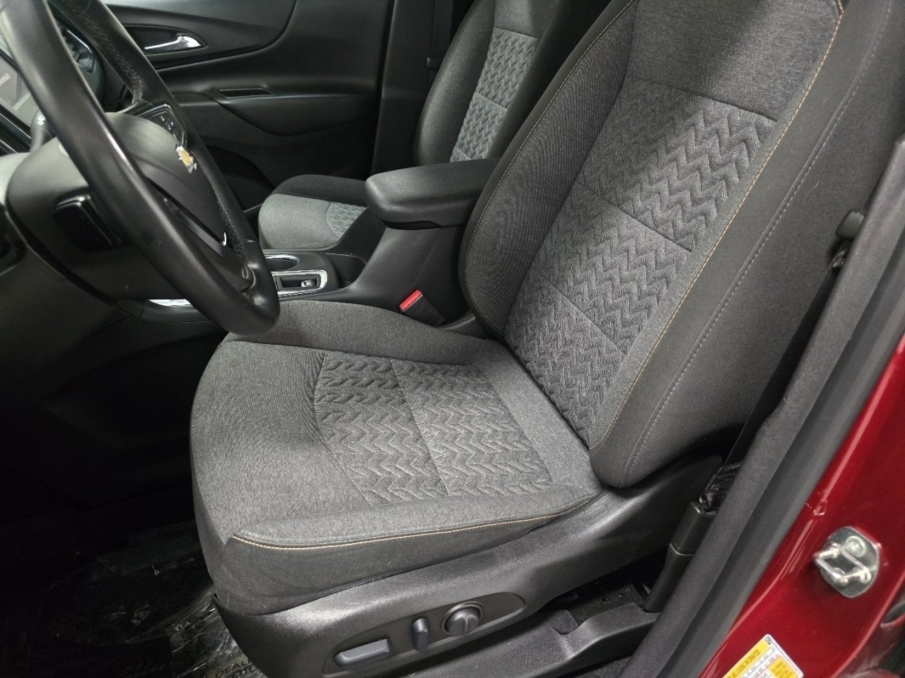 Used 2023 Chevrolet Equinox LT image 20