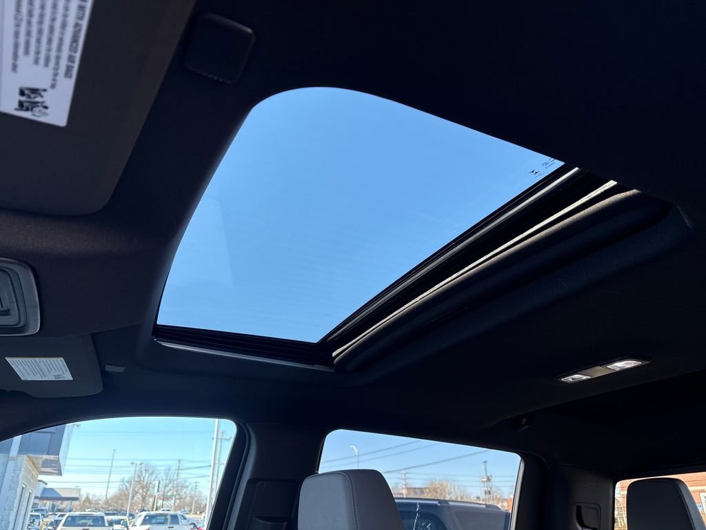 New 2026 GMC Sierra 1500 SLT w/ SLT Premium Plus Package image 17