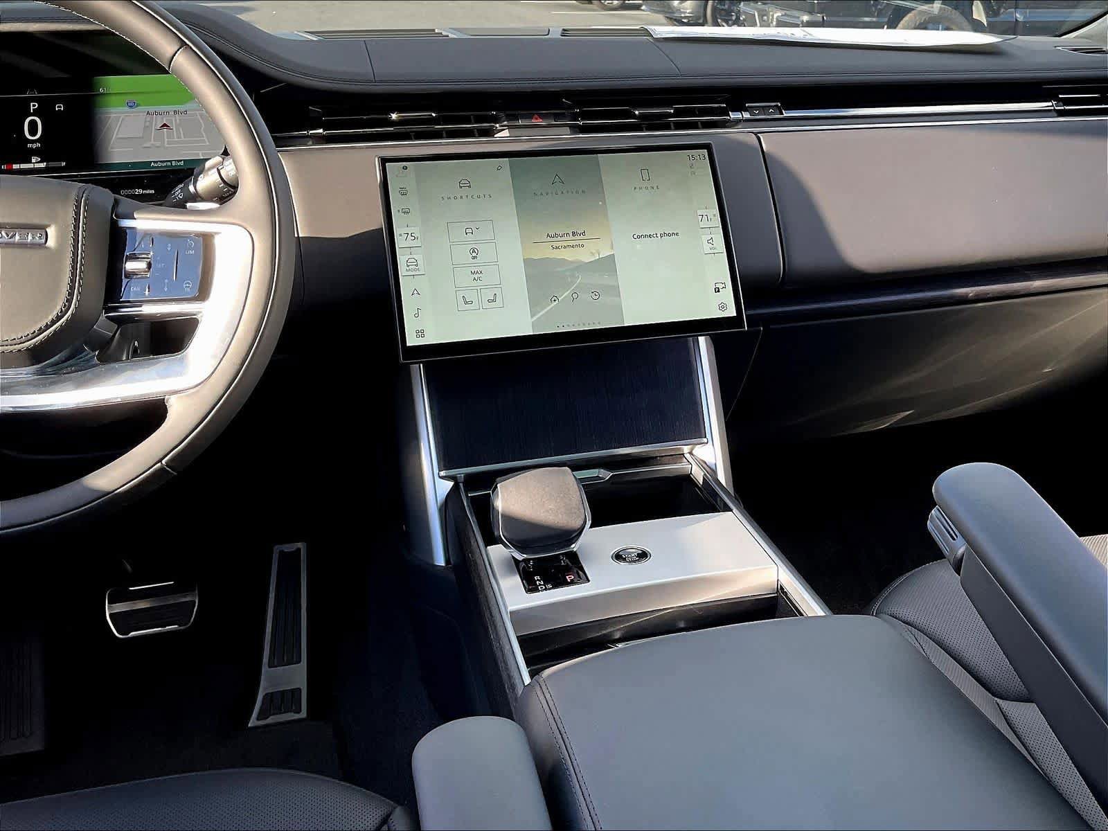 New 2025 Land Rover Range Rover SE image 9