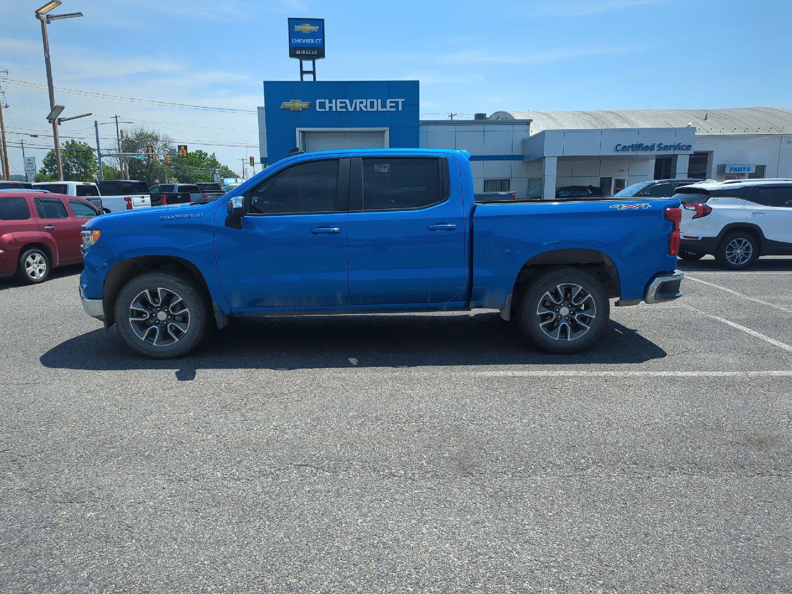 Certified 2025 Chevrolet Silverado 1500 LT AWD/4WD image 4