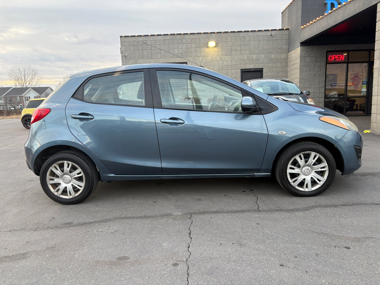 Used 2014 MAZDA MAZDA2 Sport image 4